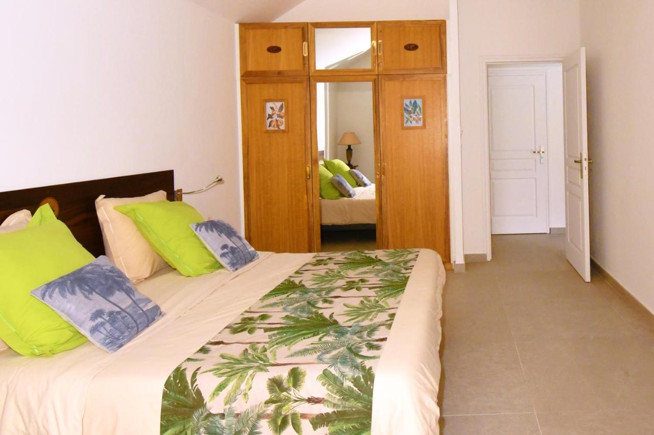 Le Jacaranda Du Guillaume Bed and Breakfast Le Guillaume Εξωτερικό φωτογραφία