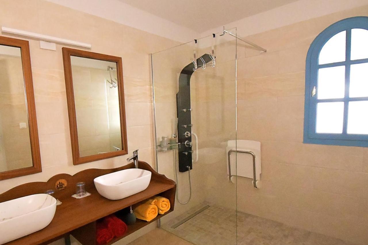 Le Jacaranda Du Guillaume Bed and Breakfast Le Guillaume Εξωτερικό φωτογραφία