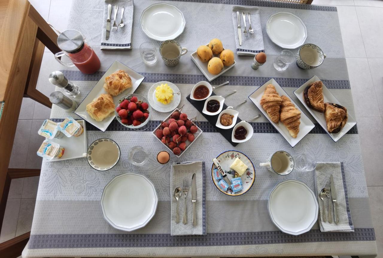 Le Jacaranda Du Guillaume Bed and Breakfast Le Guillaume Εξωτερικό φωτογραφία